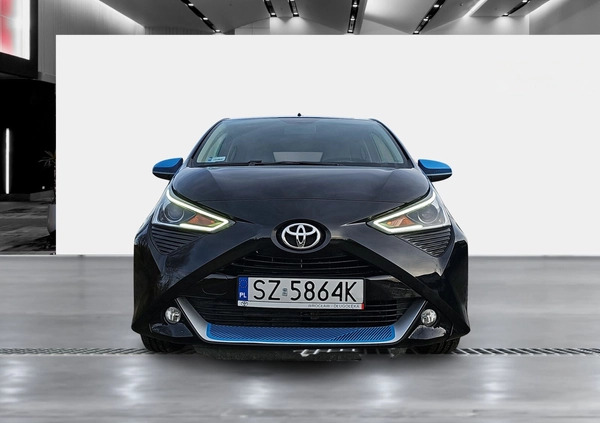 Toyota Aygo cena 39900 przebieg: 89000, rok produkcji 2018 z Darłowo małe 137